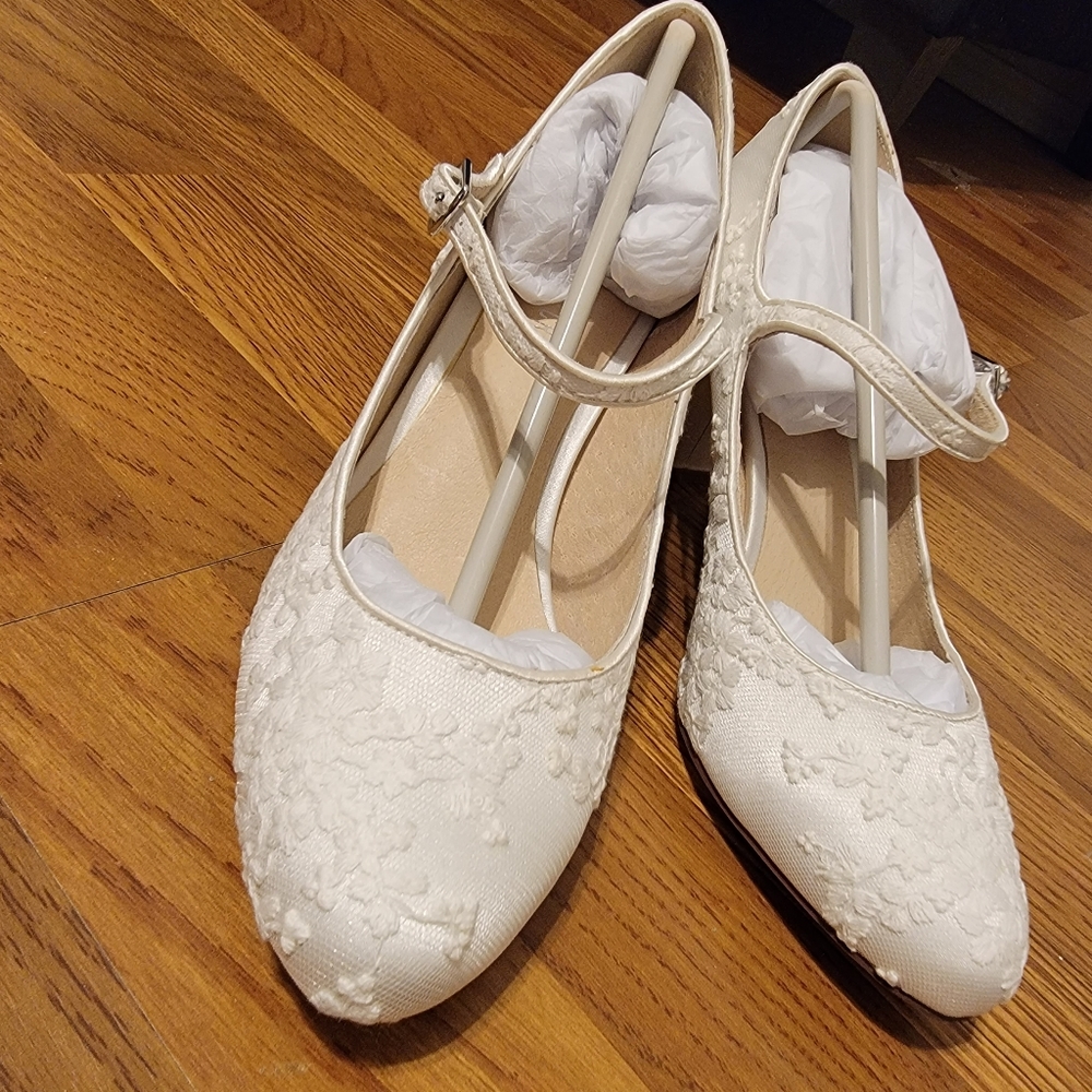 Attention to Excellence Embroidered Heel